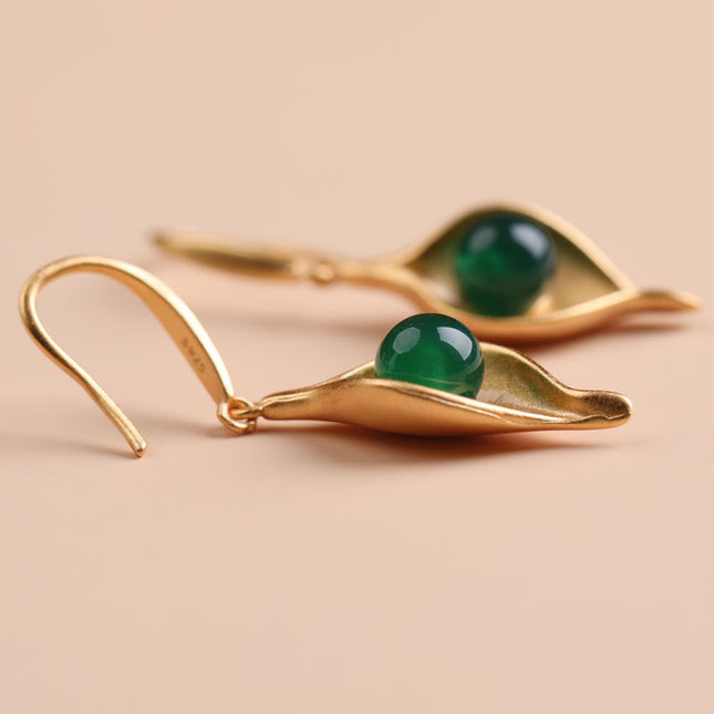 Gold vintage earrings in cartoon and geometric designs, made of electroplated copper, lightweight and stylish jewelry.